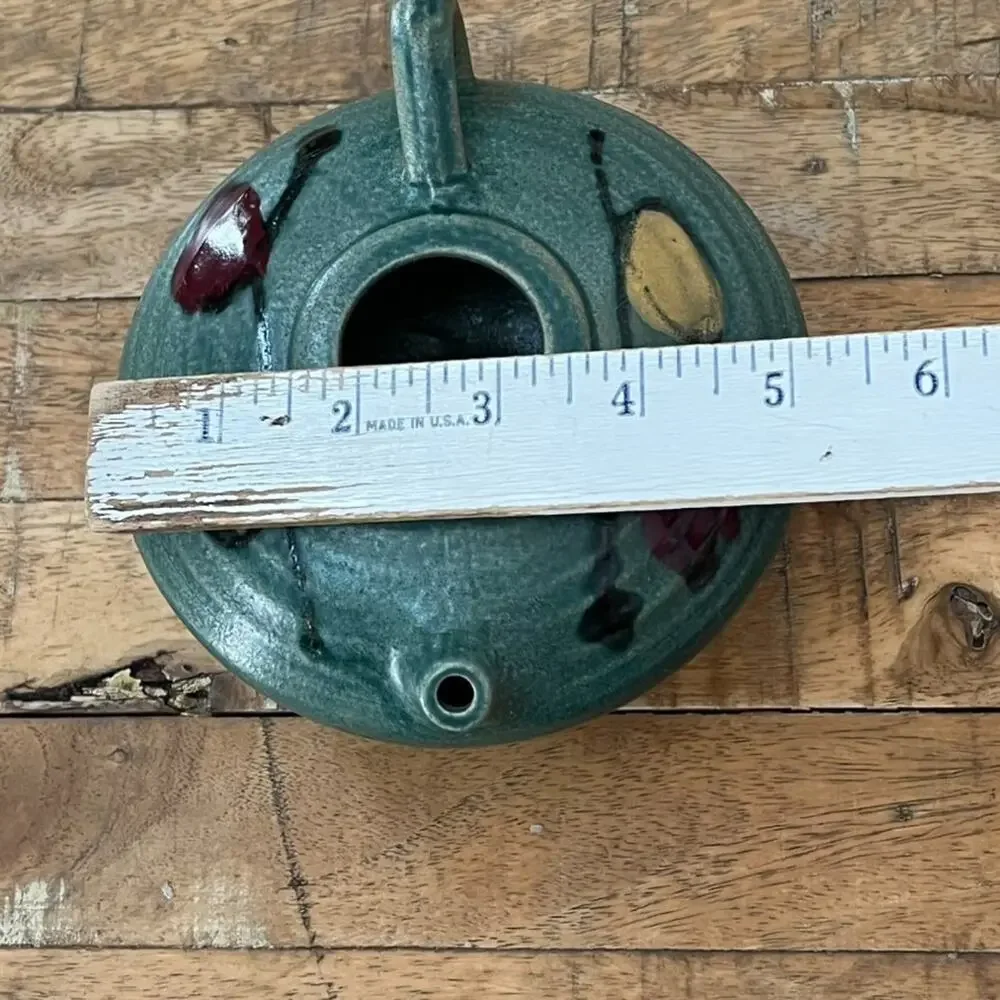Unmarked decor vessel nature